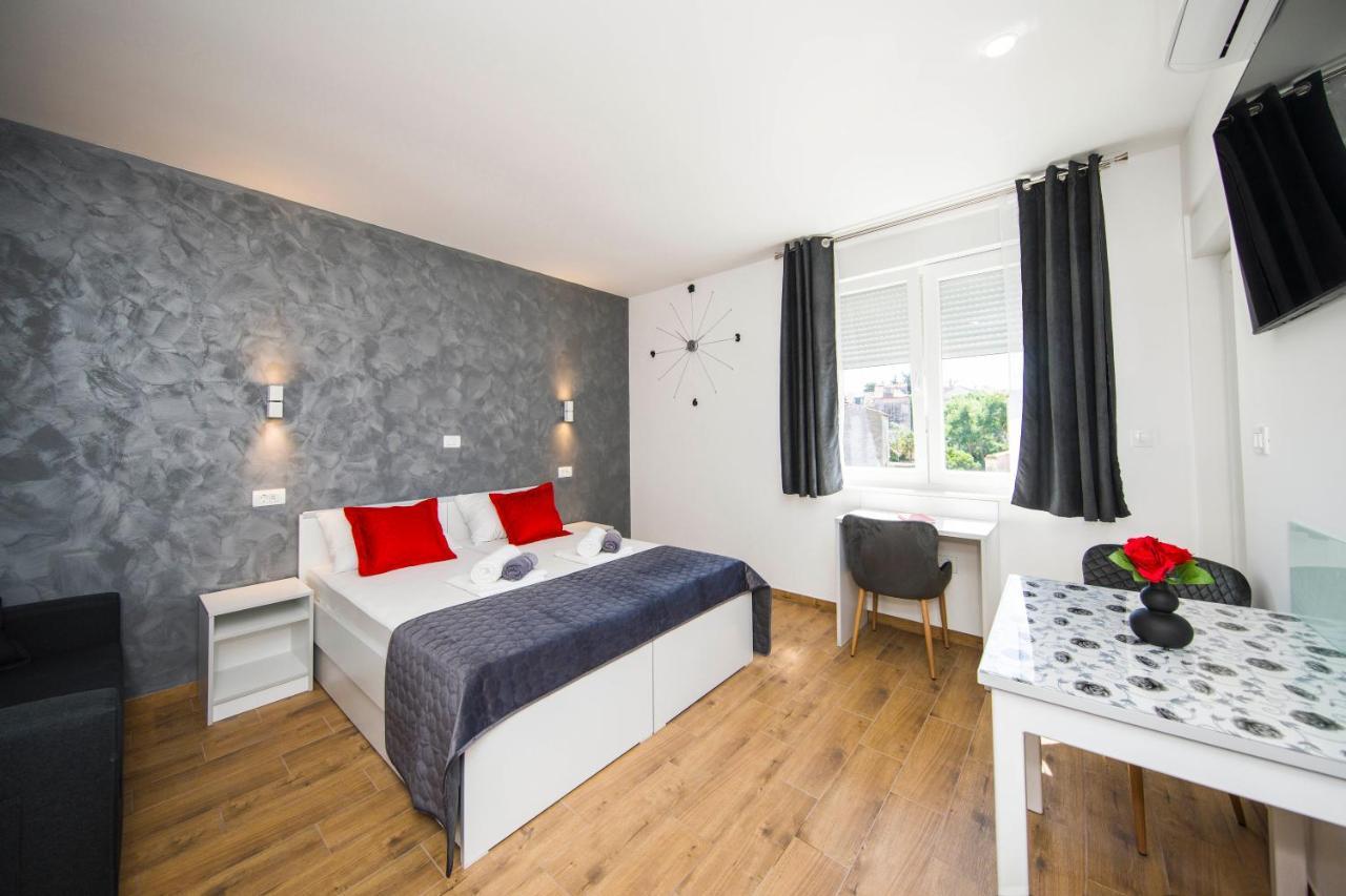 Split Central Luxury Studios Exterior photo