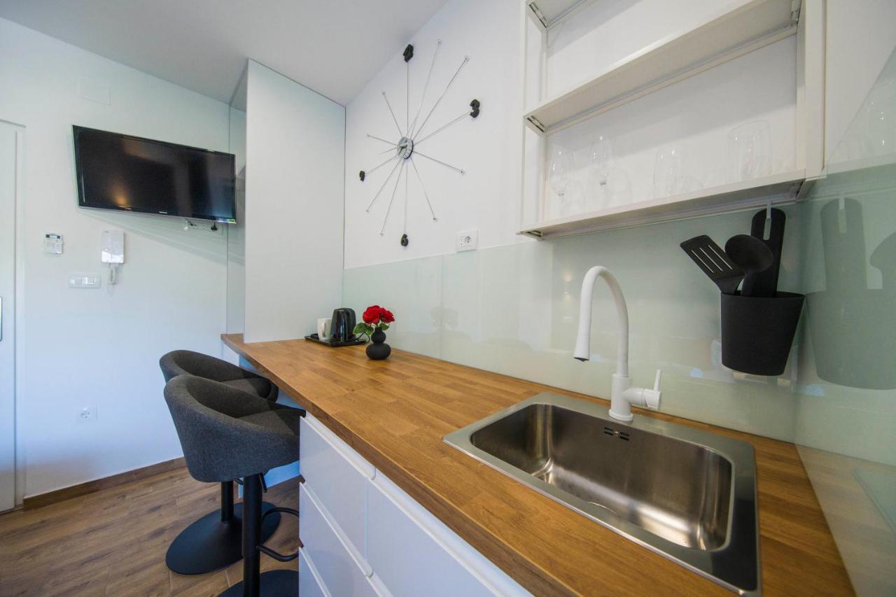 Split Central Luxury Studios Exterior photo